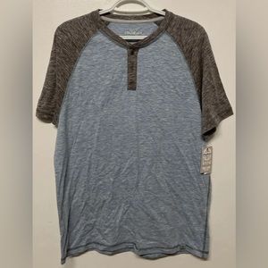 Flag & Anthem Men’s Henley Short Sleeves T-Shirt Size Medium Light Blue Grey NWT